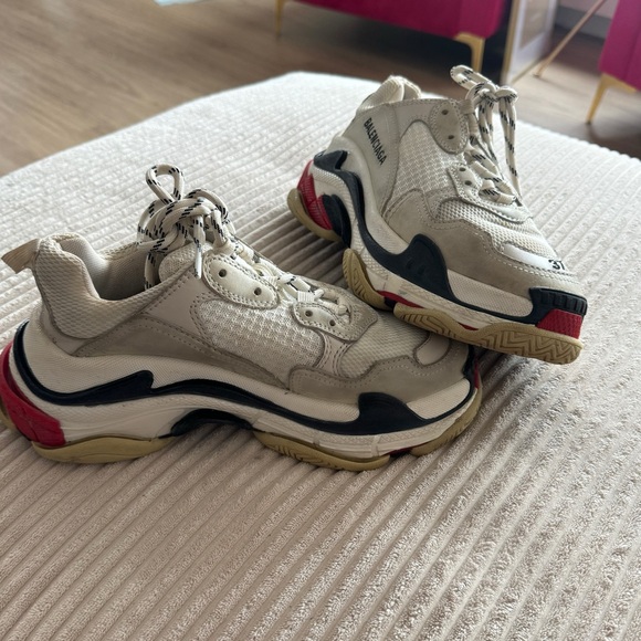 Balenciaga Triple S White and Red Trainers - Picture 3 of 6